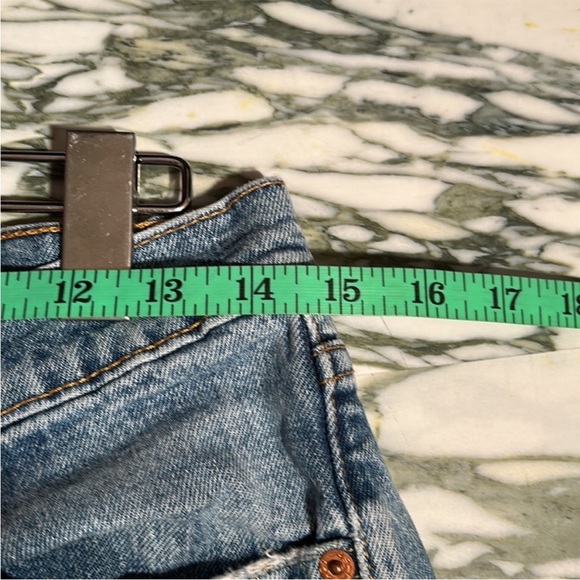 Levi’s Red Tag Light Wash Straight Leg Jeans - Picture 6 of 8